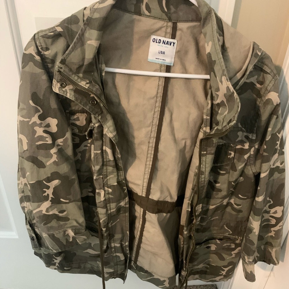 LARGE old navy camo jacket